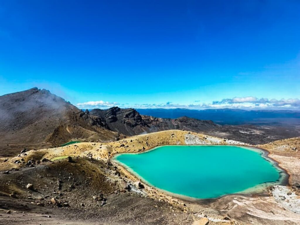 Tongariro Alpine Crossing con los lagos esmeralda en el Parque Nacional Tongariro, Nueva Zelanda